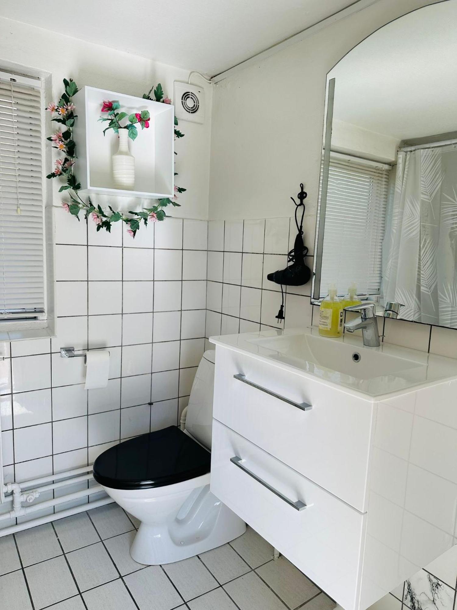 5 Minute Walk To Lego House - Perfect Location - Studio Room With Private Entrance - Garden On Site Billund Ngoại thất bức ảnh
